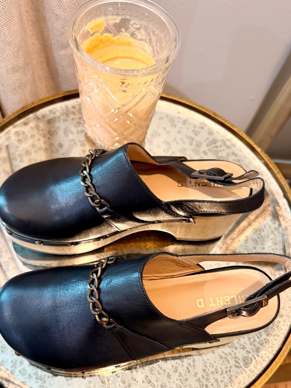 Silent D Back Clogs